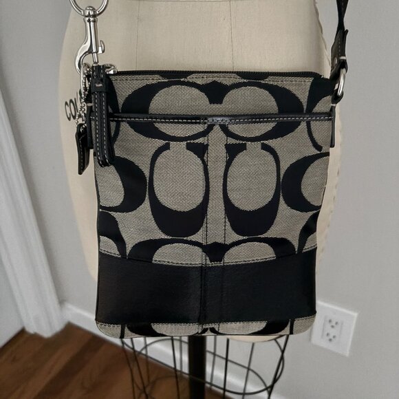 Coach Signature Canvas Logo Black Crossbody Bag Purse EUC - Picture 2 of 6